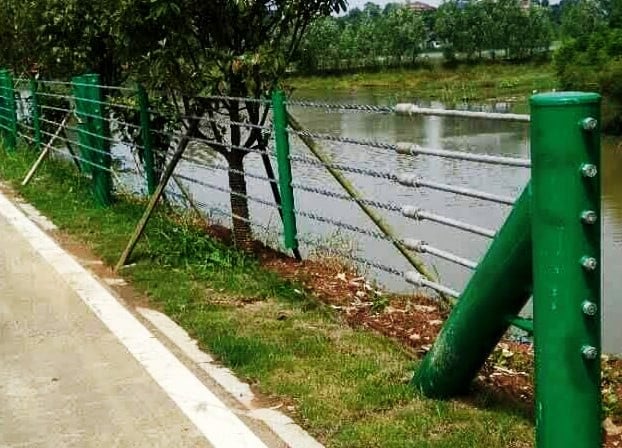 鋼絲繩護欄